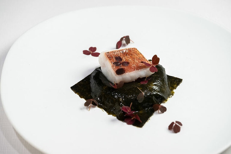 日本人にも親しみやい食材を使用した独創的な料理。