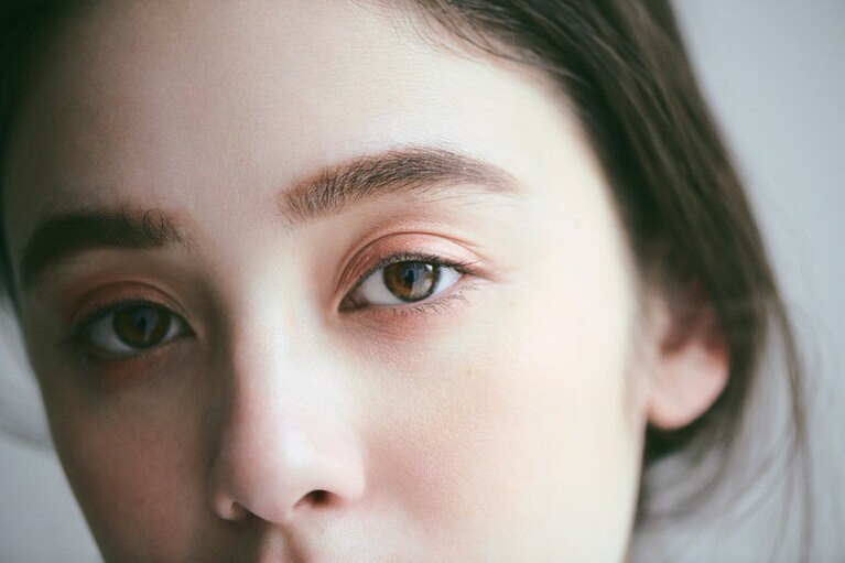 アイホールと黒目の下にDをオン。