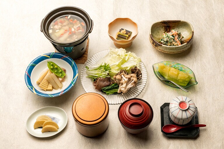 旅館大沼［宮城／東鳴子温泉］一汁五菜ヘルシープランの料理一例。