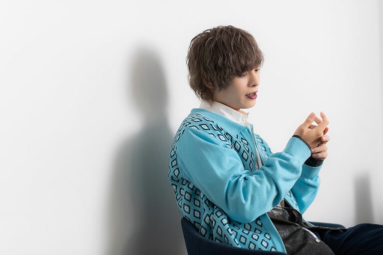 岡本信彦さん／撮影　文藝春秋