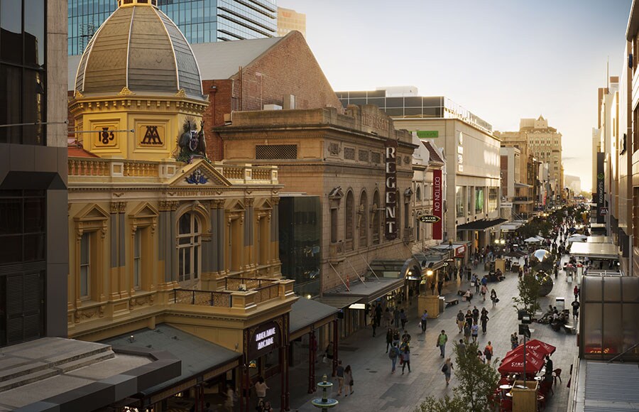 アデレードの中心街ランドル・モール。photo:South Australian Tourism Commission