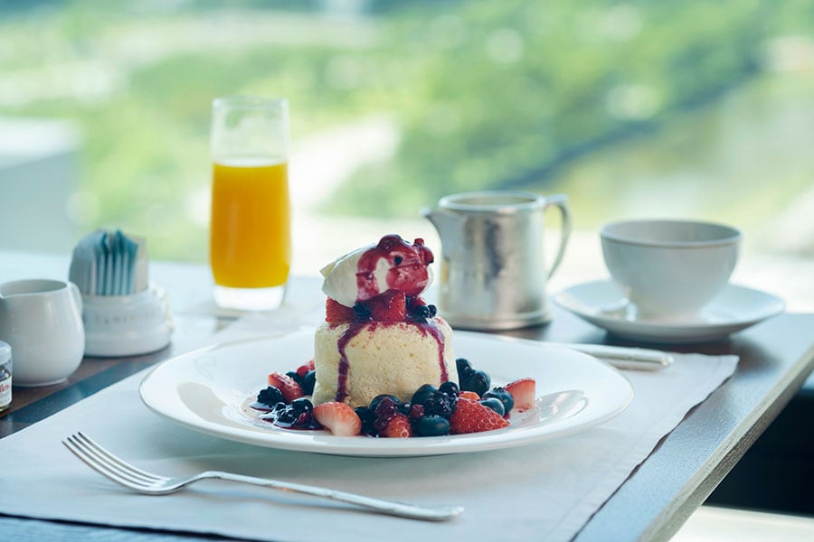 厚い「スフレパンケーキ」。