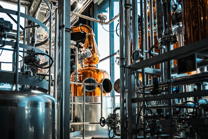 新設した蒸溜器。ドイツのカール社に特注したものだ。