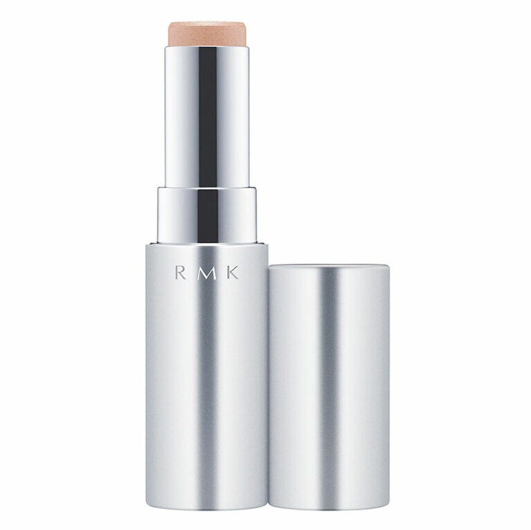 ベタつかないテクスチャーなので、どんなベースメイクとも相性が良いスティックタイプ。グロースティック 3.4g 2,200円。