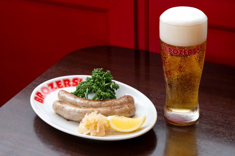 ビールの泡も美しい。