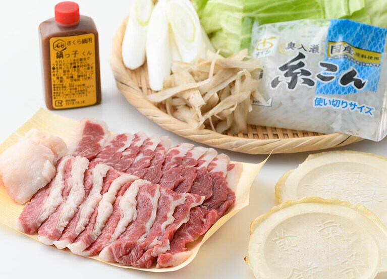 桜鍋上肉セット 2人前 2,700円／ミートプラザ 尾形 ※期限＝冷蔵4日