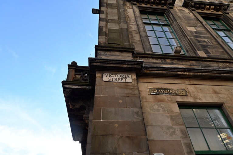 ヴィクトリア女王にちなんで名づけられたヴィクトリア・ストリート。