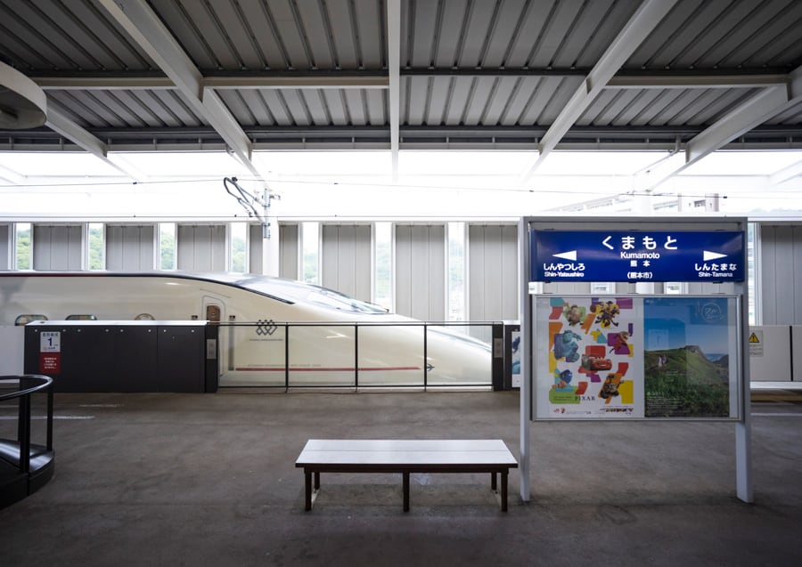 九州の旅にはなくてはならない存在、博多駅～鹿児島中央駅を結ぶ九州新幹線。