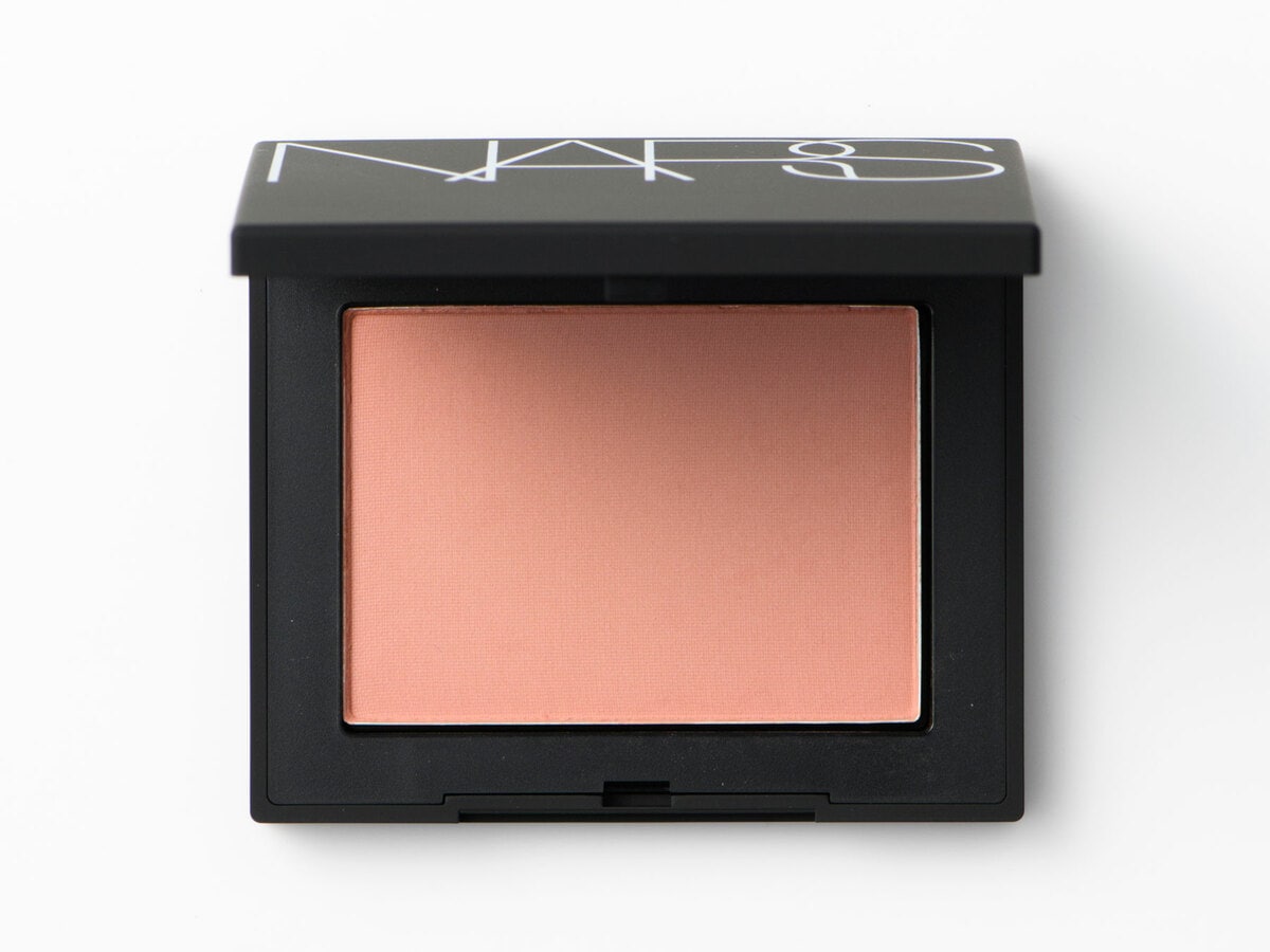 NARS チーク、アイシャドウ、シェーディング 実はシェーディングにも」人気ヘアメイク愛用のNARSチーク“秘”テク【私