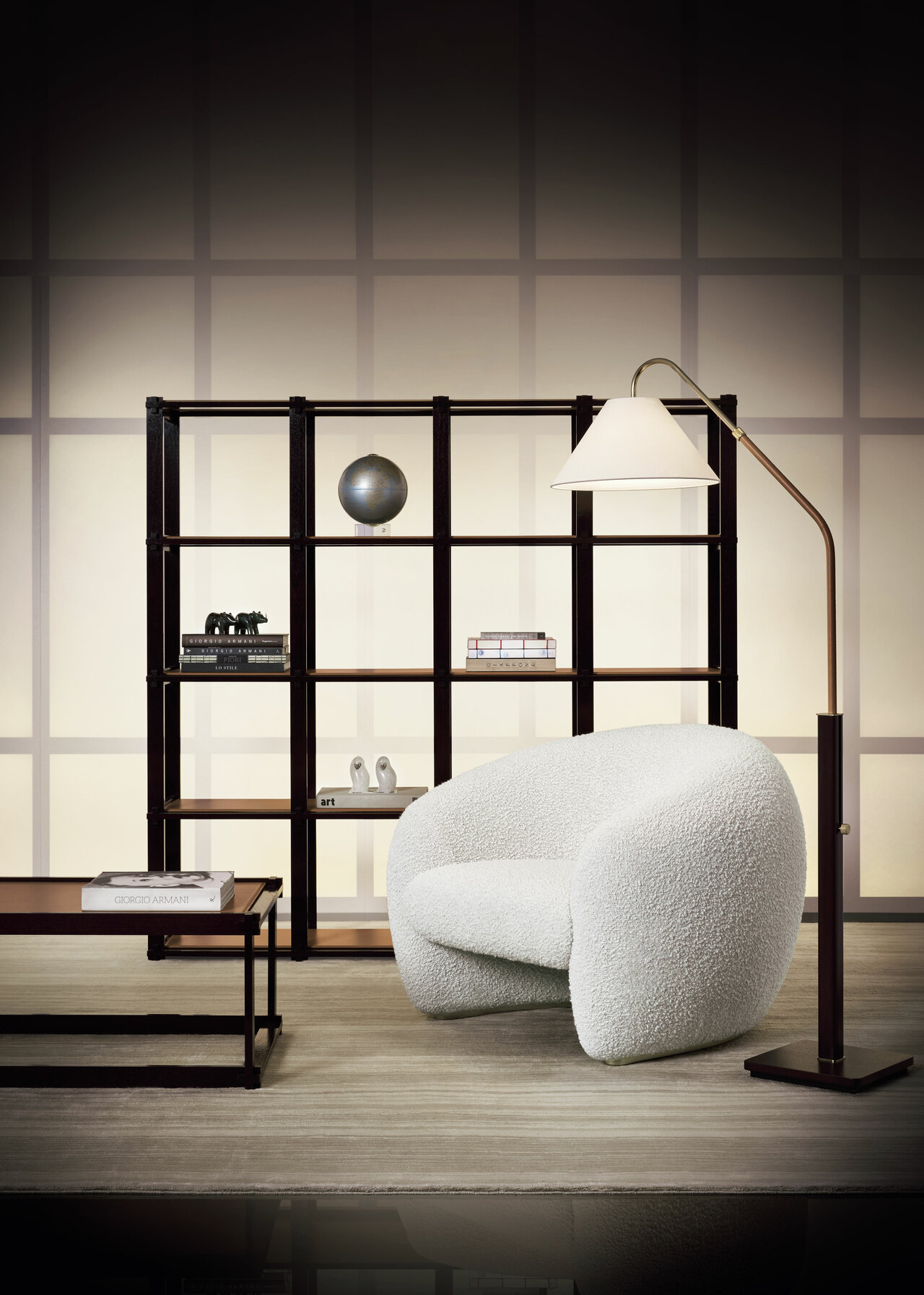 ホームコレクションは、ミニマルなイタリアンモダンをベースにアールデコやお得意の東洋的テイストを加えた、独特の世界観を展開。