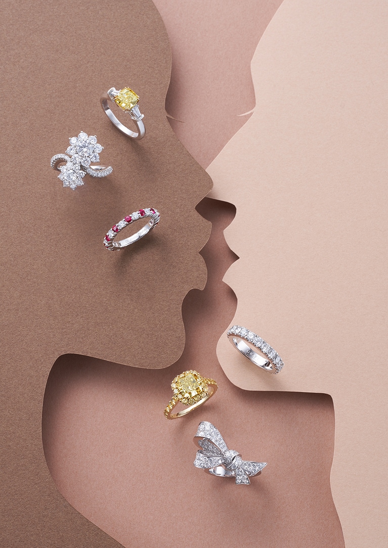 HARRY WINSTON〈左上3点：上から〉ソリテール(PT×YG×DIA×センターイエローDIA 1.74ct) 6,534,000円、「サンフラワー」(PT×DIA) 4,972,000円、エタニティ(PT×DIA×ルビー) 1,188,000円／すべてハリー・ウィンストン(ハリー・ウィンストンクライアントインフォメーション)
GRAFF〈下3点：上から〉エタニティ(PT×DIA) 1,450,000円、「ザ グラフ アイコン」(YG×イエローDIA×イエローセンターDIA 2.52ct) 23,800,000円、「ザ ティルダズ ボウ」(WG×DIA) 1,600,000円／すべてグラフ(グラフダイヤモンズジャパン)
 