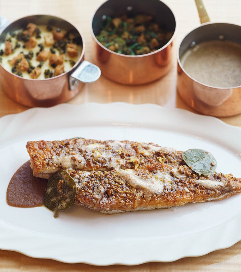 風味も食感も抜群“ヒラメのムニエル グルノーブルソース” 82ユーロ。