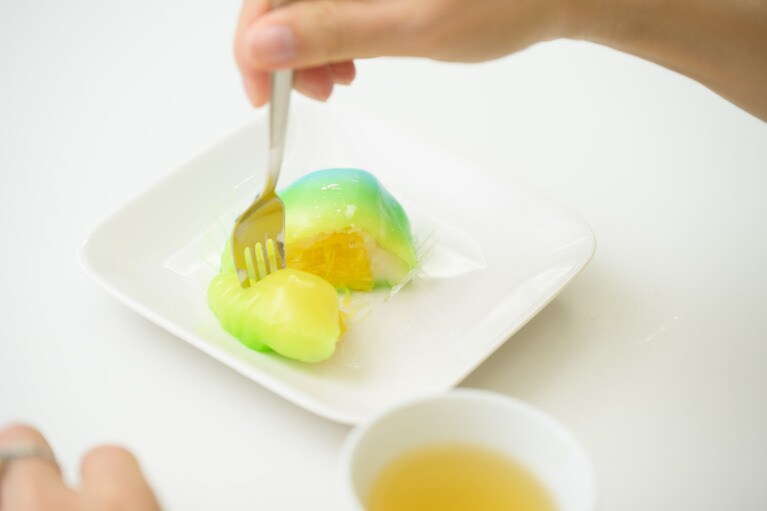 なかにはごろっとした長期熟成のパイナップルが。