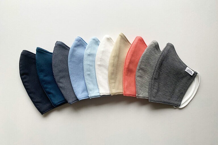 豊富なカラーバリエーションも魅力。今後は人気の5色(ホワイト、ネイビー、ライトブルー、ダークグレー、ベージュ)を販売予定／アパレルオオタ