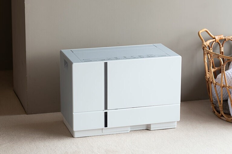 衣類乾燥除湿機 F-YHTX90(W47×D25×H33.5) 55,000円＋税(編集部調べ)／パナソニック