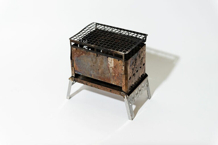 コンパクト焚き火グリル 『B-6君』（ステンレスメッシュグリルは別売）5,390円／笑’s