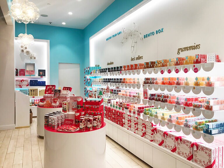 【GREEN JUICE BEARS sugarfina】カラフルな店内。目移りしてしまう……。
