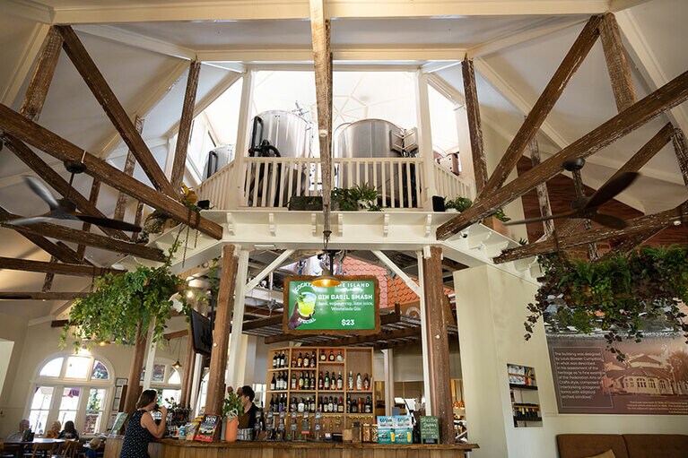 天井が高く開放的。