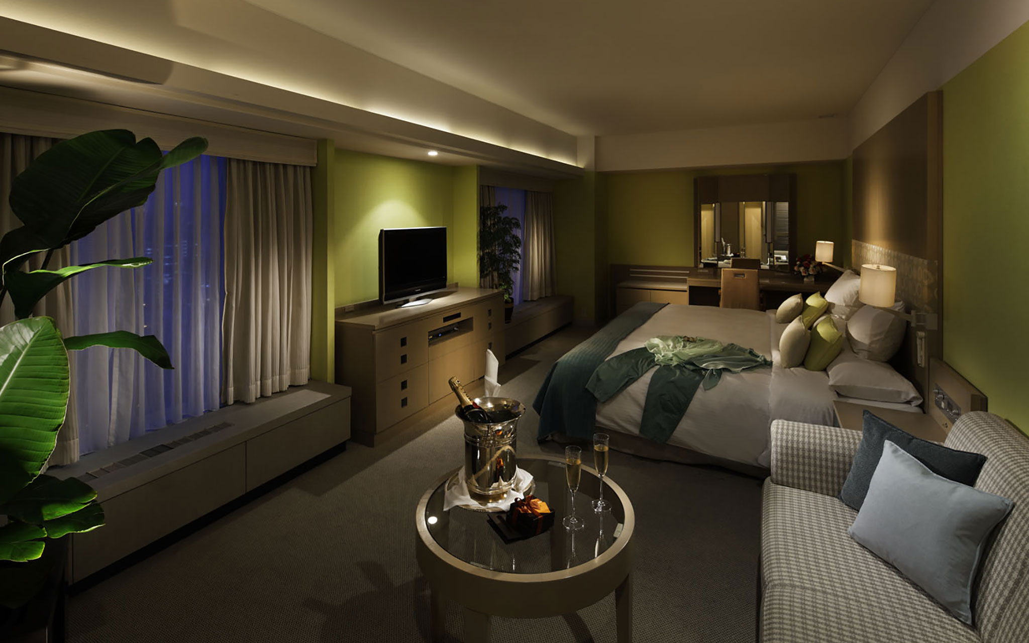 CREA Traveller WEBメンバー限定 <br />リーガロイヤルホテル宿泊券を1組様に