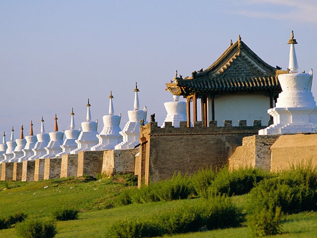 モンゴル帝国の繁栄を偲ばせる 大草原に忽然と現れる仏教寺院群 | 今日