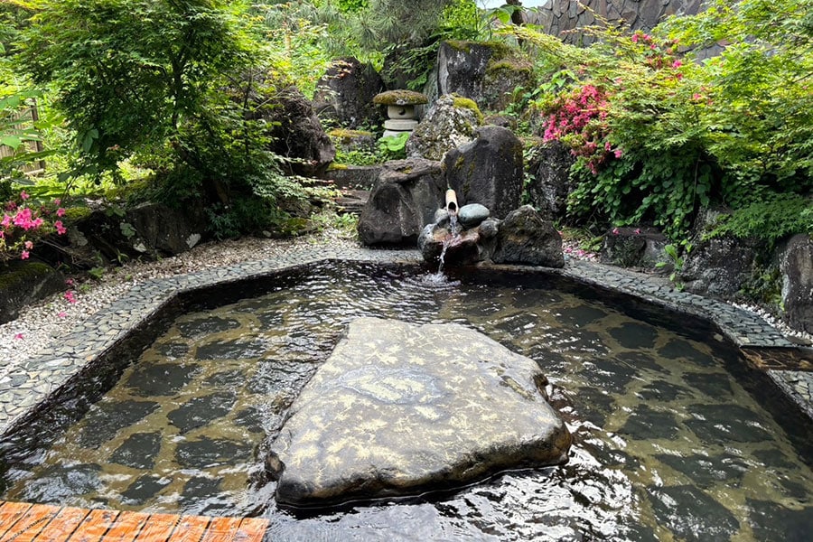 魚沼の隠れ温泉 くつろぎ庵。