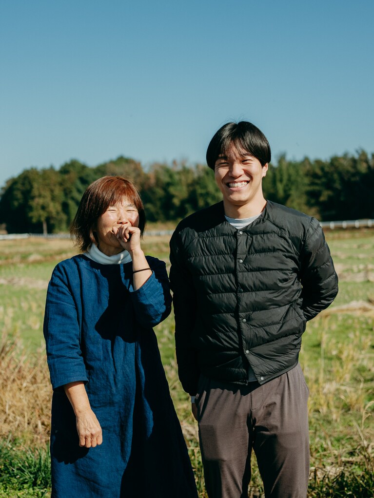 米・旭「桑の原農園」桑原宗之進さん（写真右）。（photo：Ayumi Mineoka）