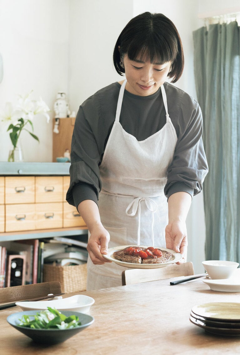 ピザのように大きく切り分けます。