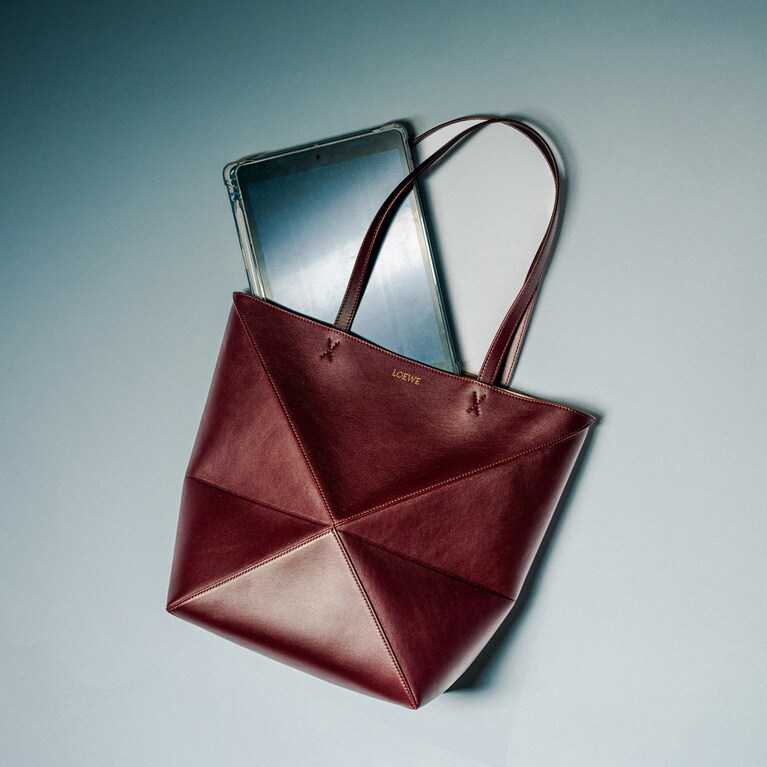 H31.5×W25.5×D14.5cm 275,000円。／LOEWE