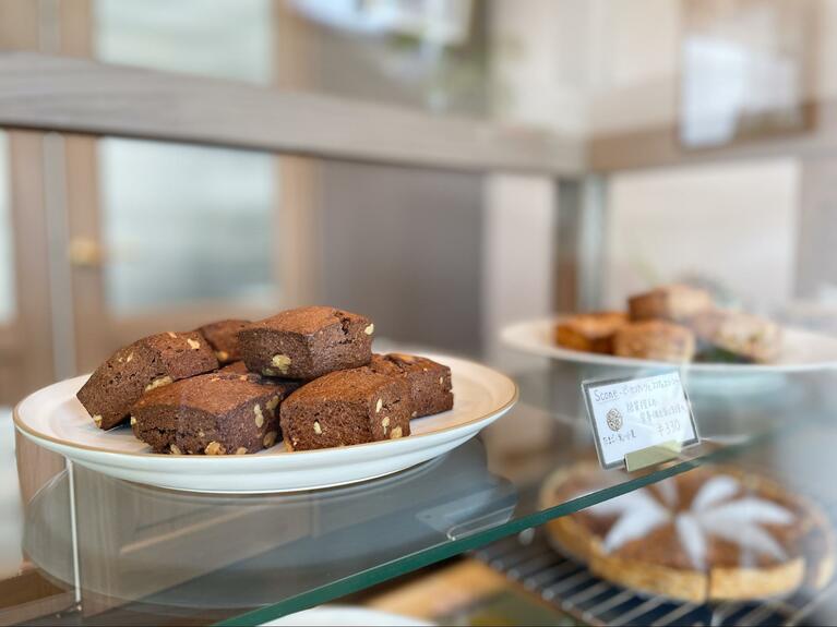 糖質控えめなスコーンや、キッシュなども。