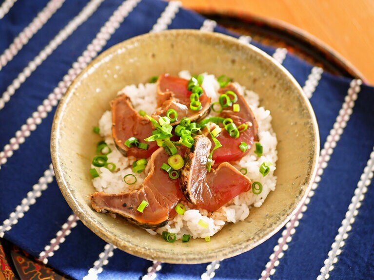 バルサミコ風味のカツオ丼。