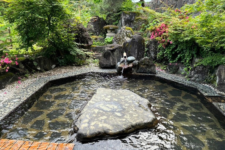 魚沼の隠れ温泉 くつろぎ庵。