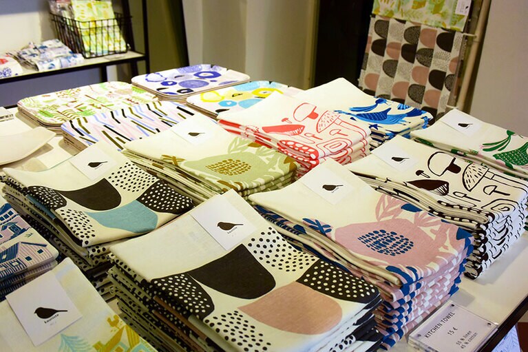 シンプルなデザインのテキスタイルが人気の「カウニステ・フィンランド」。