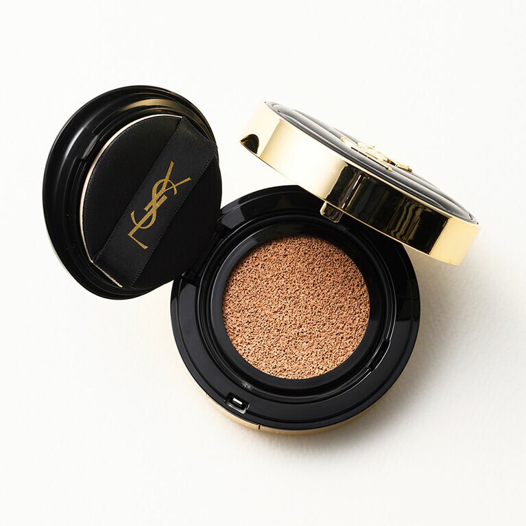 アンクル ド ポー ルクッションN SPF50+・PA+++ 全7色 9,350円／イヴ・サンローラン・ボーテ