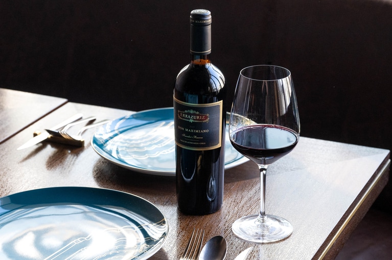 濃く豊かな色合いのフルボディ。エラスリス創業者の名を冠したワイナリー最高峰のワイン「ドン・マキシミアーノ ファウンダーズ・レゼルヴ」。