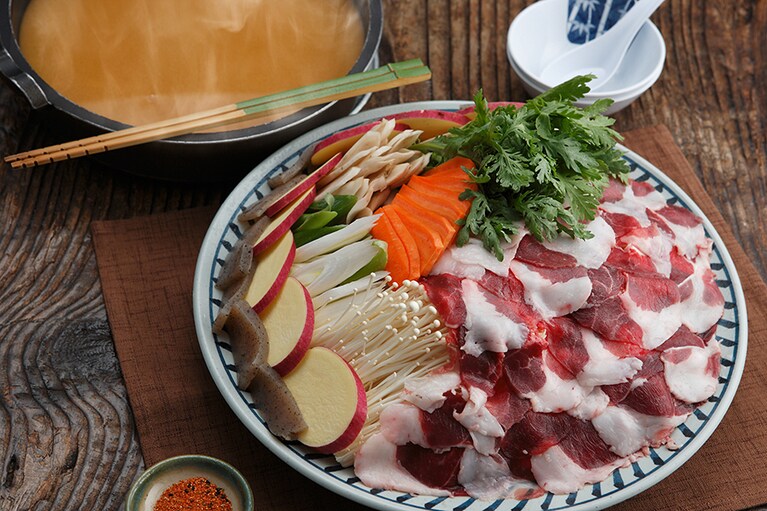 八ヶ岳名湯 唐沢鉱泉［長野／唐沢鉱泉］しし鍋。