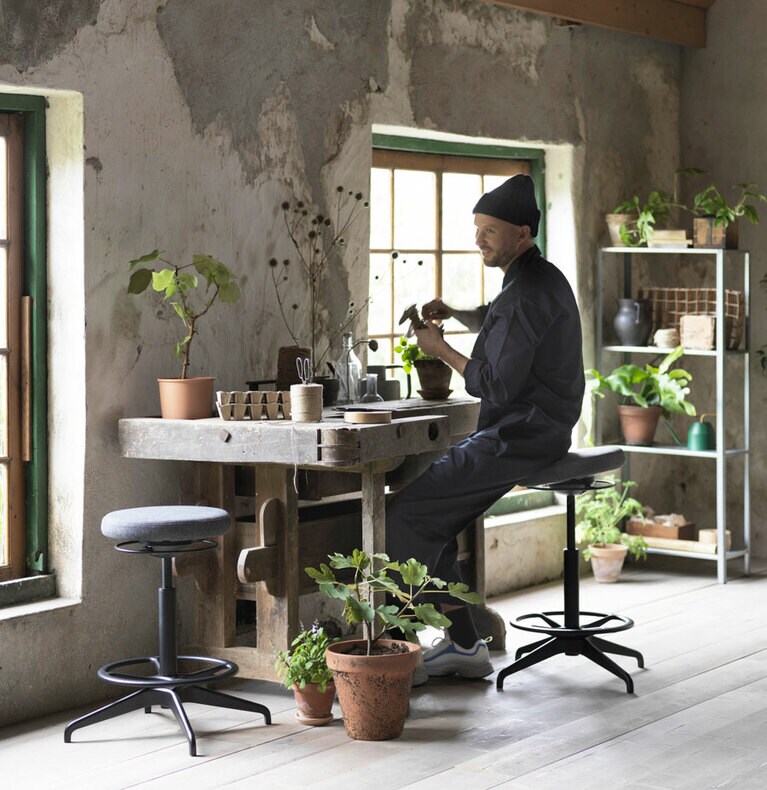 ミニマルなデザインが魅力のチェアも新登場。