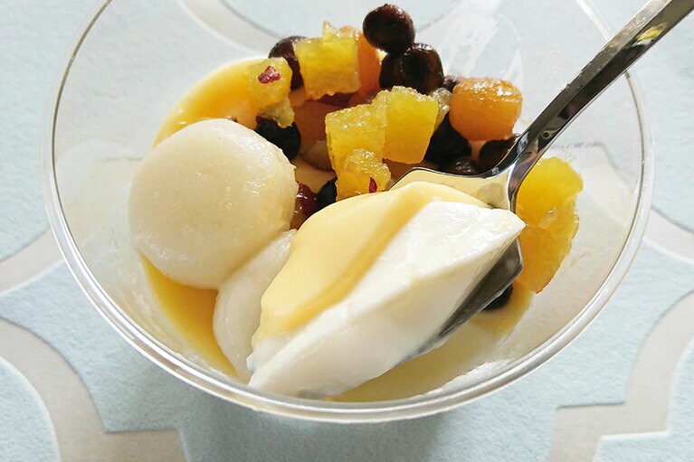 アングレーズソースが洋風なテイストを演出。