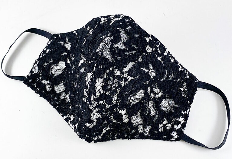 【jun ashida(ジュン アシダ)】黒レース 3,000円。