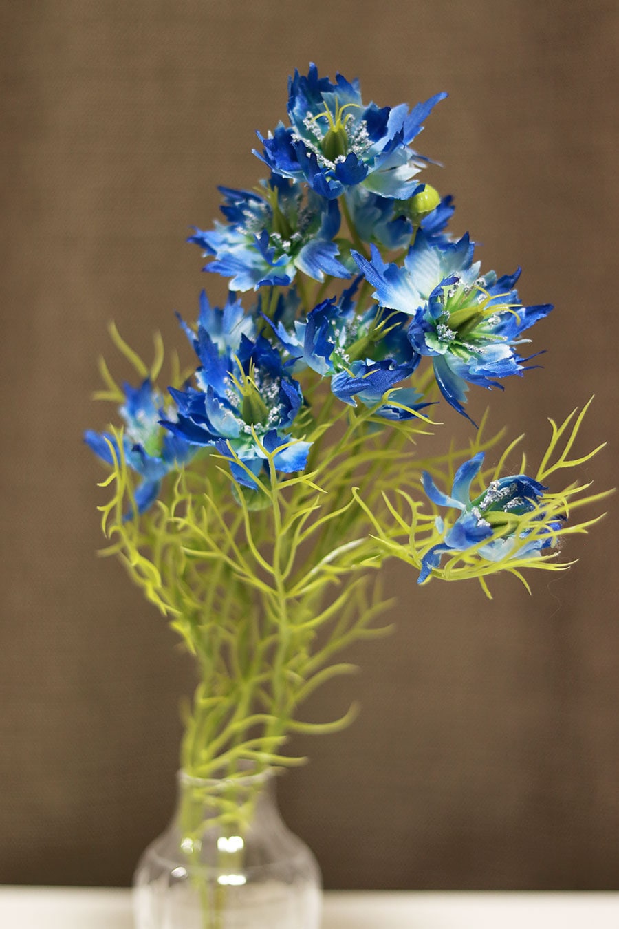 近くで見なければ完成度は高い！ 花瓶のサイズに合わなかったので茎は切りまくりました。