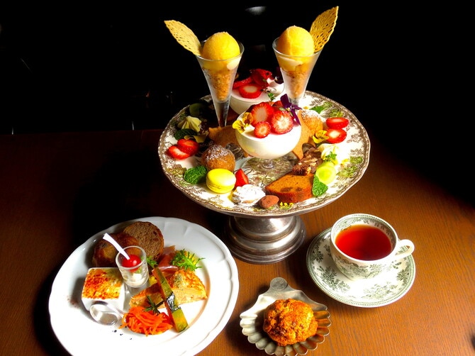 兵庫県・神戸市]閑静な住宅街のサロン・ド・テで、華やぎのある