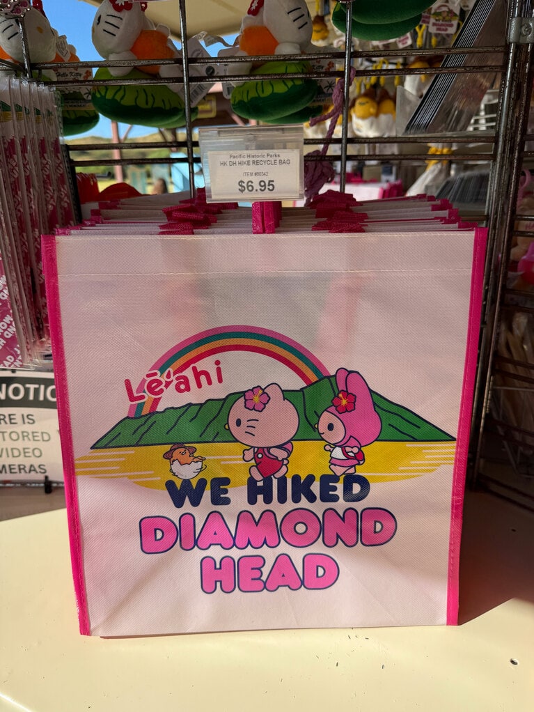 ダイヤモンドヘッド限定のサンリオグッズ。