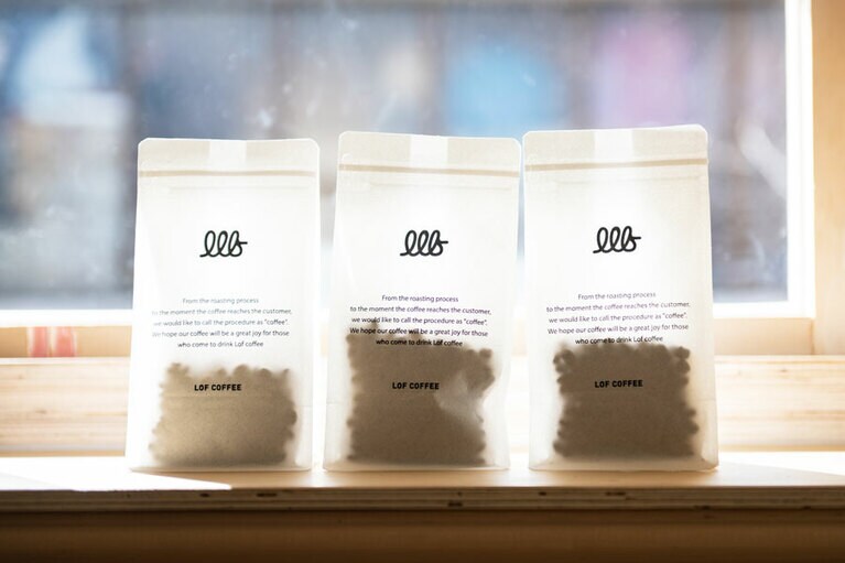 オリジナルのコーヒー豆 各W20,000〜。