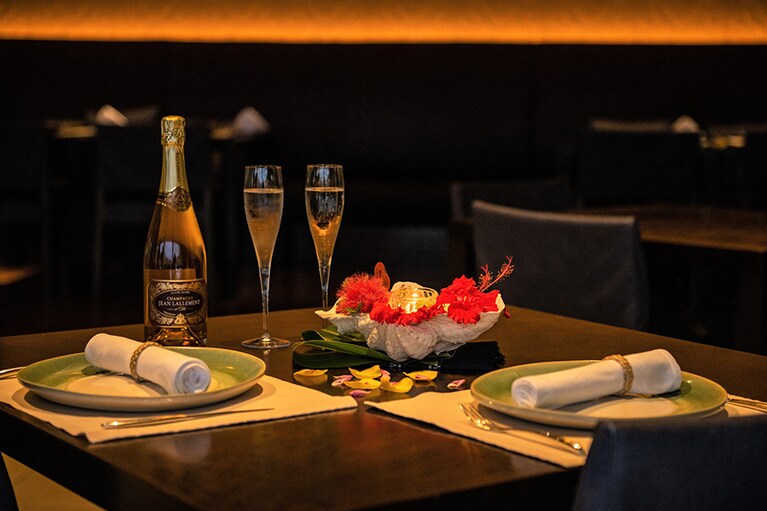 特別にセッティングされたテーブルでのディナーも素敵。