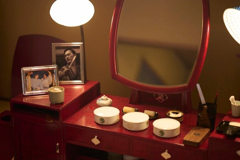 　美術など細部の再現度の高さも話題。『国宝』公式Xより。