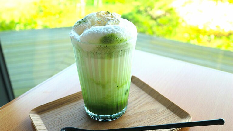 抹茶ラテ700円。