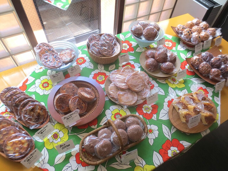 袋入りのおやつは、すべて1個200円。