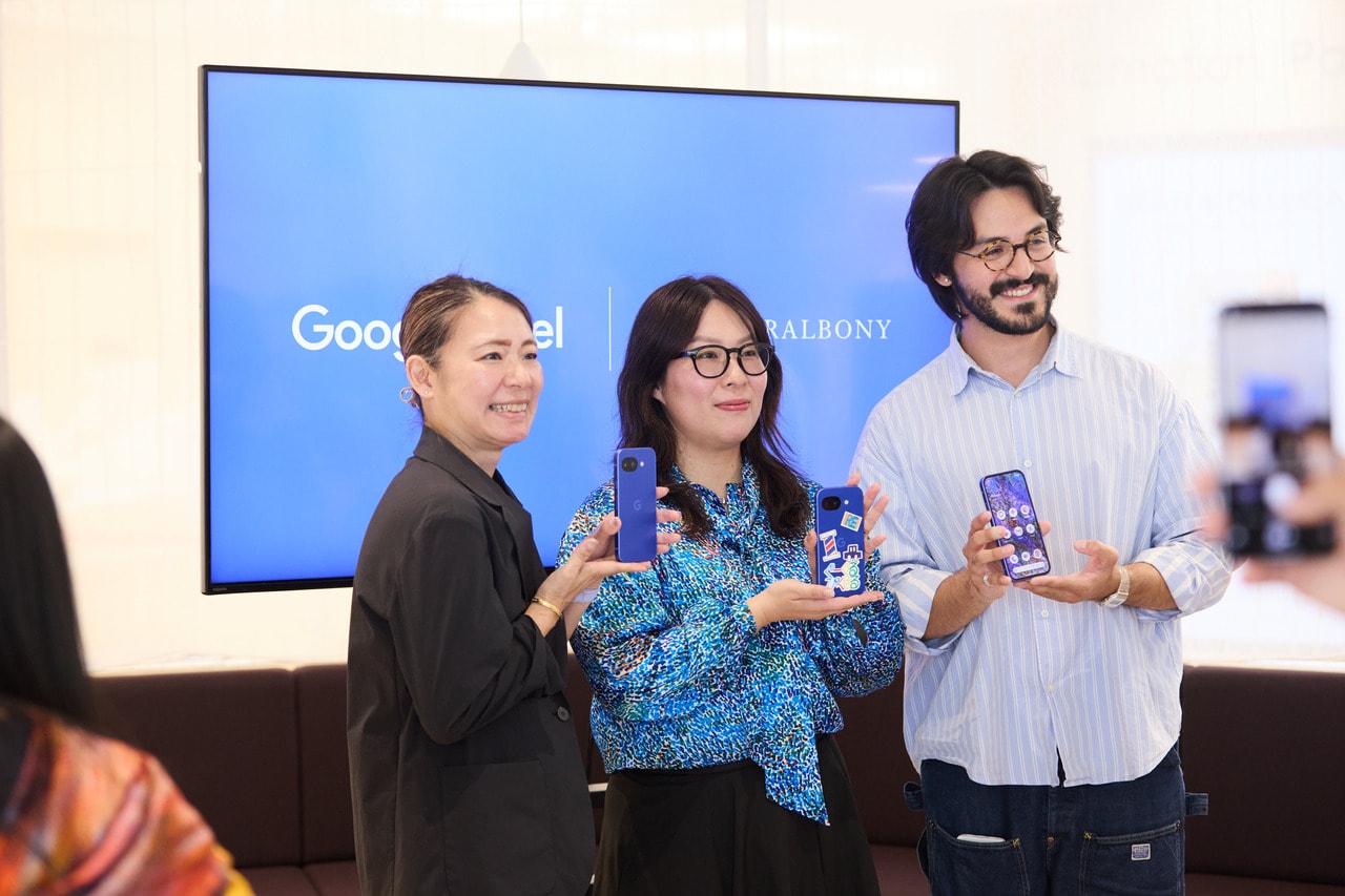 左から、Google Pixel”製品企画アジア太平洋事業統括 リージョナルディレクター 阿部和子さん、ヘラルボニー執行役員  兼 アカウント事業本部統括國分さとみさん“Google Pixel”プロダクトマネージャー、Pablo Ocampさん。