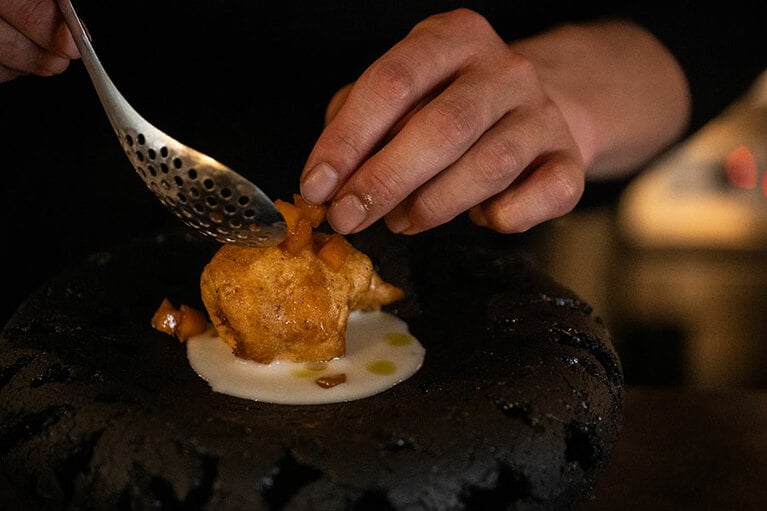 温かいデザートも香り華やかに。