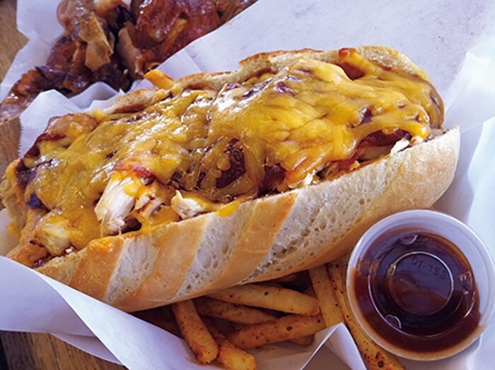 MAUI MIKES FIRE-ROASTED CHICKEN／マウイ マイクス ファイヤーローステッドチキン（ローストチキン）。