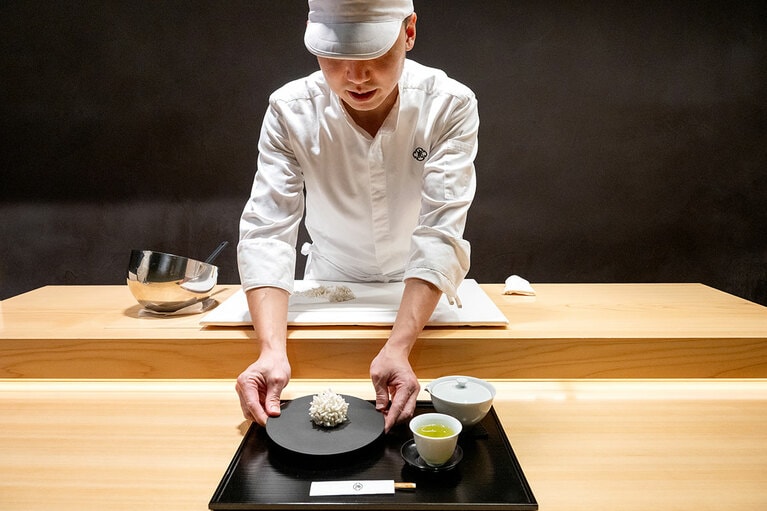 「雪餅」飲み物付き1,969円。2月14日（土）まで。